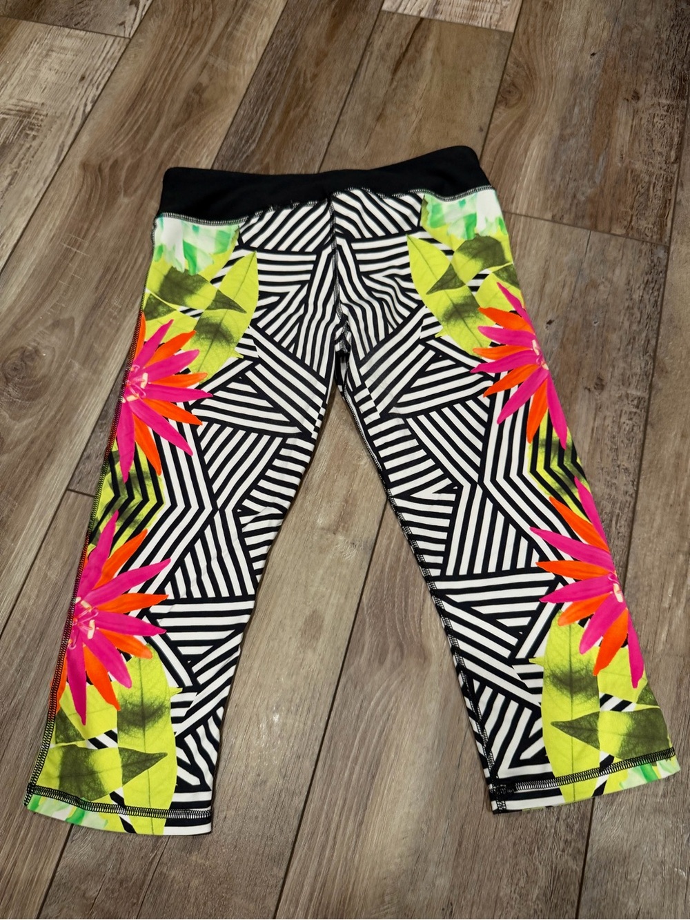Trina Turk Lush Floral Cropped Legging Size M - Picture 5 of 7